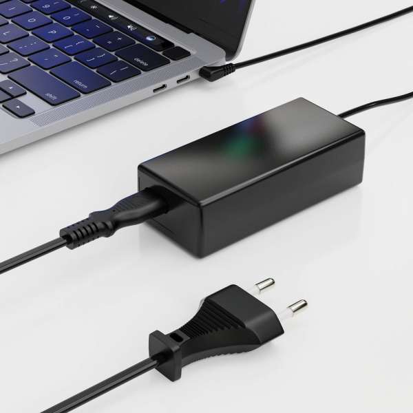 Netzkabel - Euro Stecker gerade auf IEC Buchse (C7) gerade. Schwarz. 1,00m