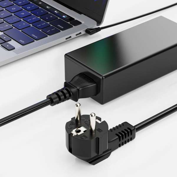 Netzkabel - Schutzkontakt Stecker 90° auf IEC Buchse (C13) gerade. Schwarz. 1,00m