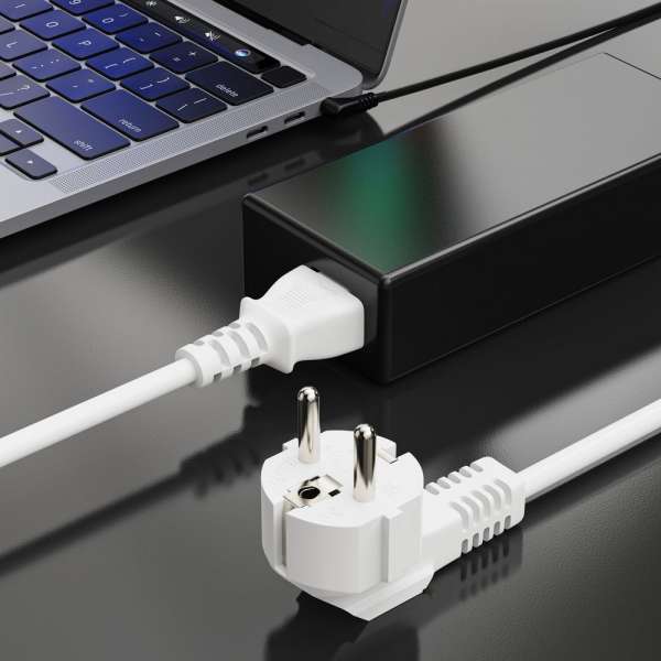Netzkabel - Schutzkontakt Stecker 90° auf IEC Buchse (C13) gerade. Weiß. 7,50m