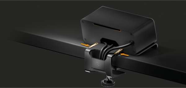 mediahub2 - 5 -Slot, freistehend, On-Table Design - schwarzes Gehäuse und mattschwarze Module. 65W PD-Modul + 3 Leerplätze. Buchse - Keine AC-Buchse. Stecker - Wieland GST18